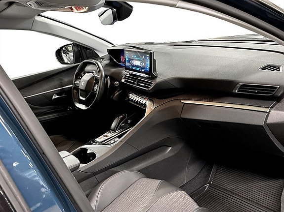 Peugeot 3008 13 of 18
