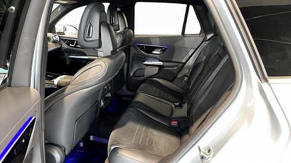 Mercedes-Benz GLC300 de 8 of 16
