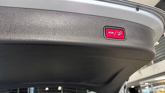 Mercedes-Benz GLC300 de 11 of 16