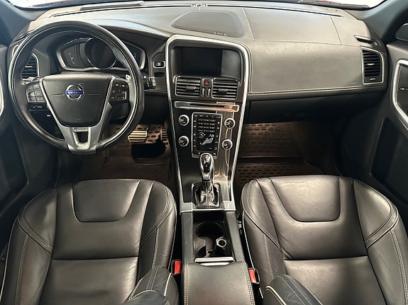 Volvo XC60 8 of 22