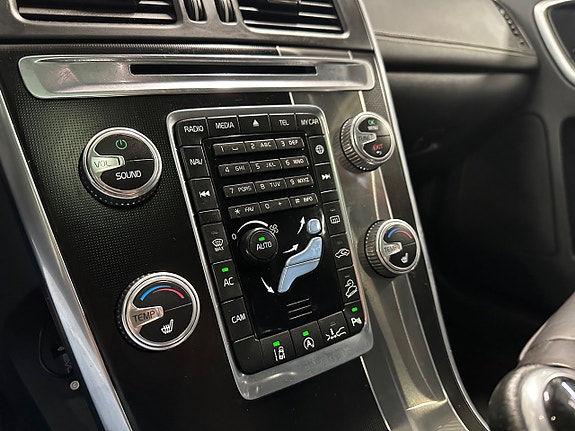 Volvo XC60 17 of 22
