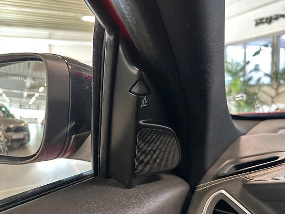 Volvo XC60 14 of 22
