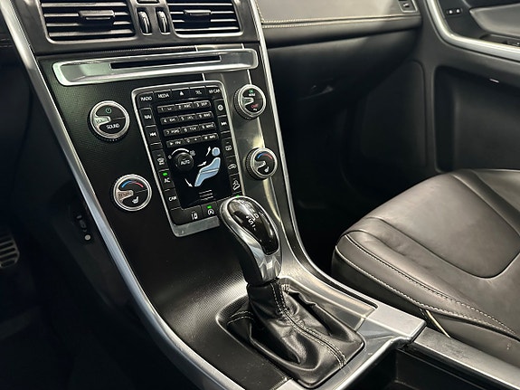 Volvo XC60 16 of 22
