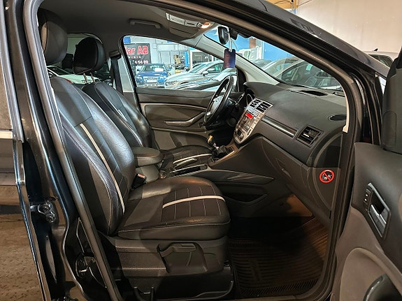 Ford Kuga 10 of 15