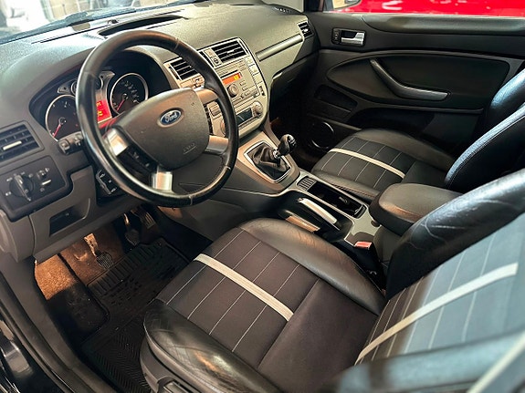 Ford Kuga 6 of 15