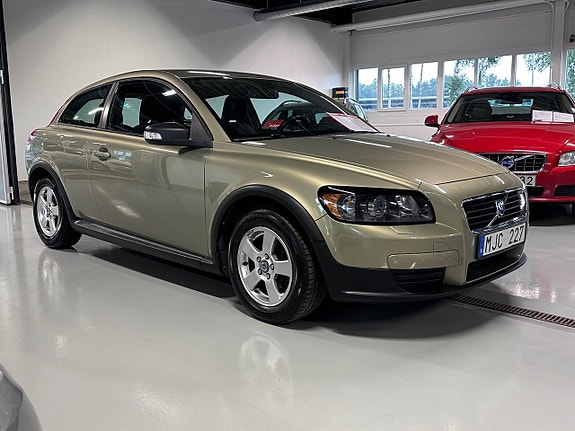 Volvo C30 3 of 5
