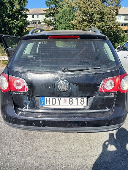 Volkswagen Passat 2 of 5
