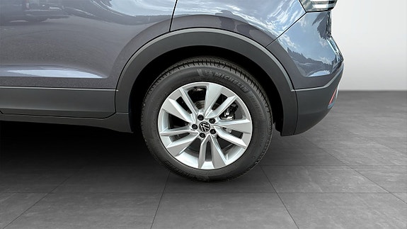 Volkswagen T-Cross 3 of 5