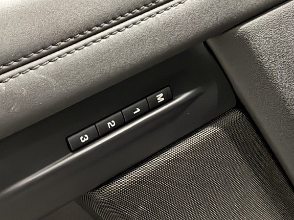 Land Rover Range Rover Evoque 18 of 25