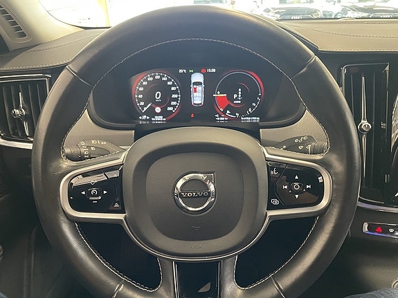 Volvo V90 13 of 25
