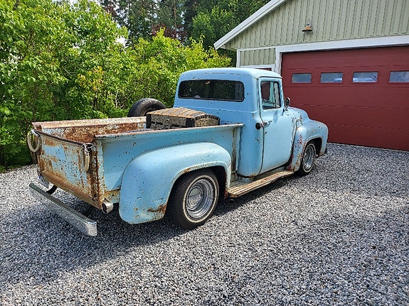 Ford F-100 3 of 5