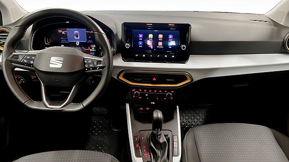 Seat Arona 10 of 17