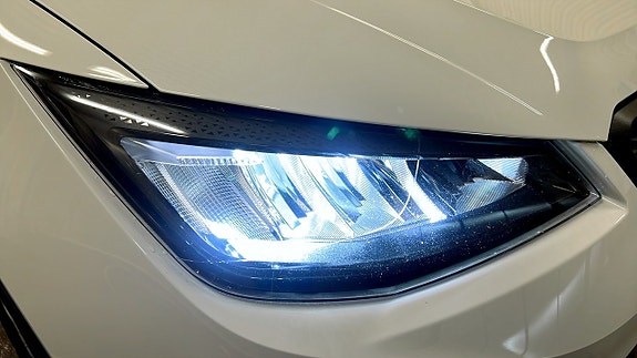 Seat Arona 14 of 17