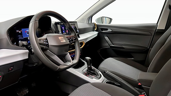 Seat Arona 7 of 17