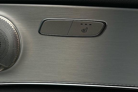 Mercedes-Benz E300 de 24 of 30