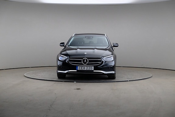 Mercedes-Benz E300 de 3 of 5