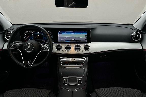 Mercedes-Benz E300 de 6 of 30