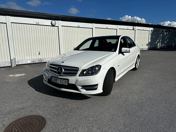 Mercedes-Benz C180 2 of 8