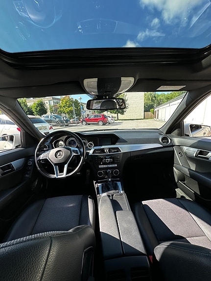 Mercedes-Benz C180 5 of 8