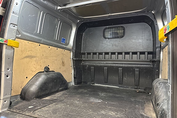 Ford Transit Custom 17 of 19