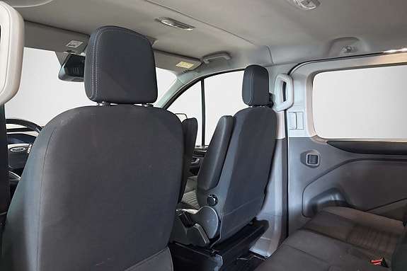 Ford Transit Custom 11 of 19