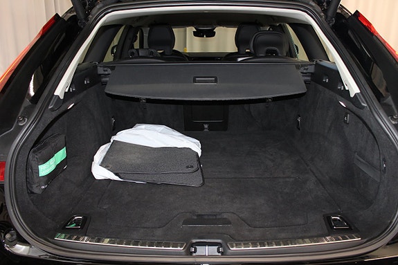 Volvo V90 Cross Country 21 of 27