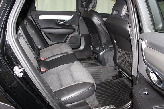 Volvo V90 Cross Country 19 of 27
