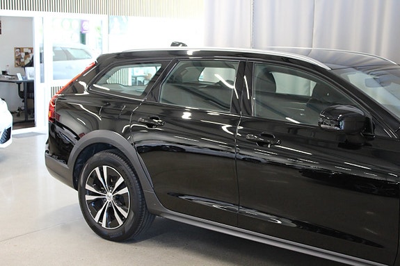 Volvo V90 Cross Country 9 of 27