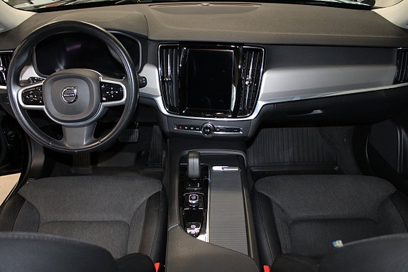 Volvo V90 Cross Country 14 of 27