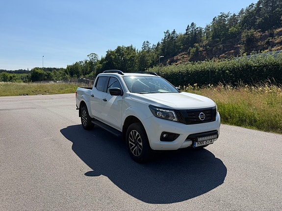 Nissan Navara 2 of 5