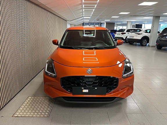 Suzuki Swift 2 of 5