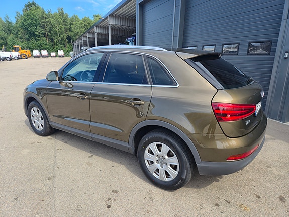Audi Q3 2 of 11