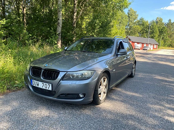 BMW 320d 2 of 7