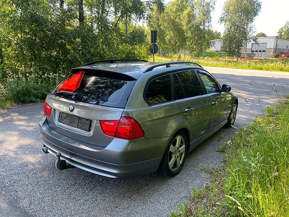BMW 320d 4 of 7