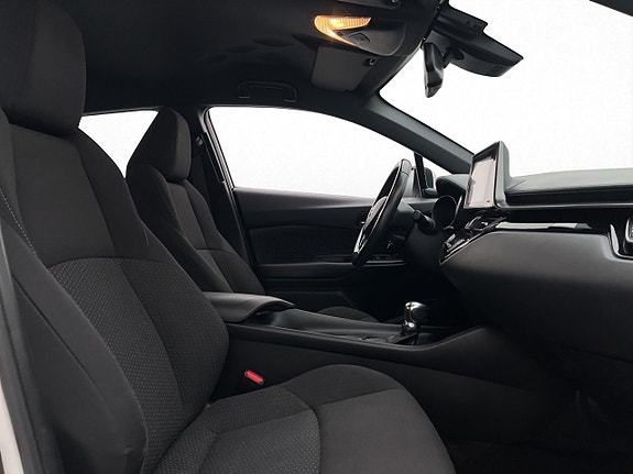 Toyota C-HR 21 of 29