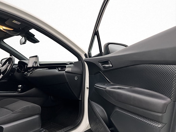 Toyota C-HR 22 of 29