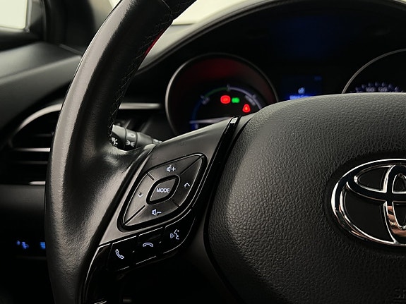Toyota C-HR 12 of 29