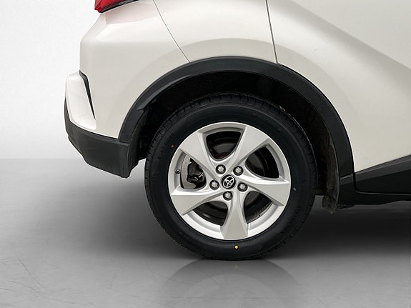 Toyota C-HR 28 of 29