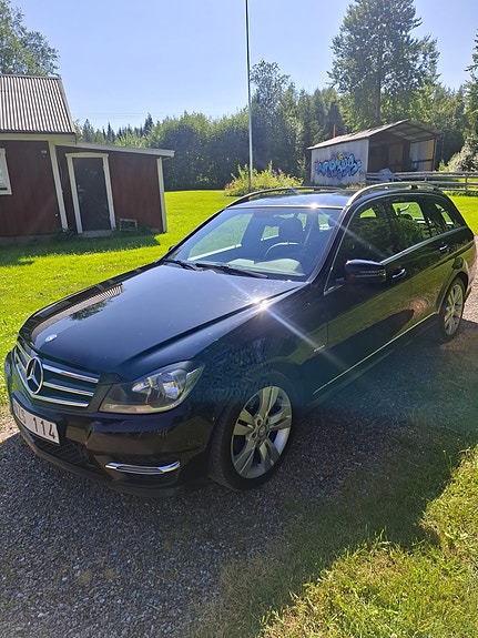 Mercedes-Benz C220 5 of 5