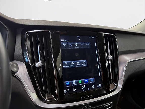 Volvo V60 14 of 18