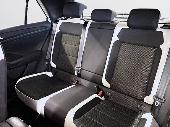 Volkswagen T-Roc 9 of 16