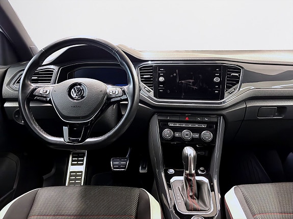 Volkswagen T-Roc 10 of 16
