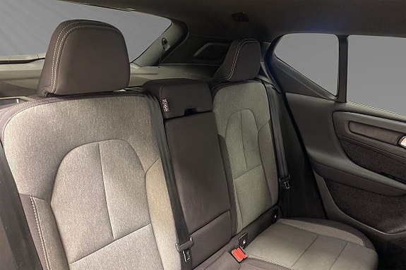 Volvo XC40 11 of 12