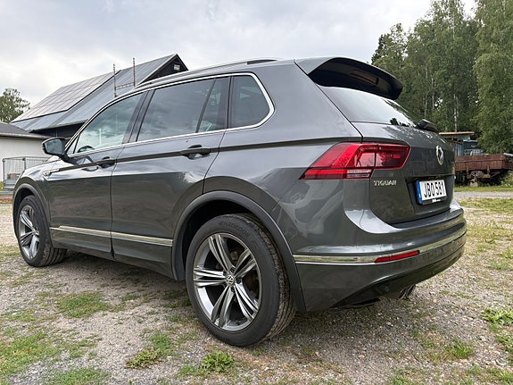 Volkswagen Tiguan 4 of 5