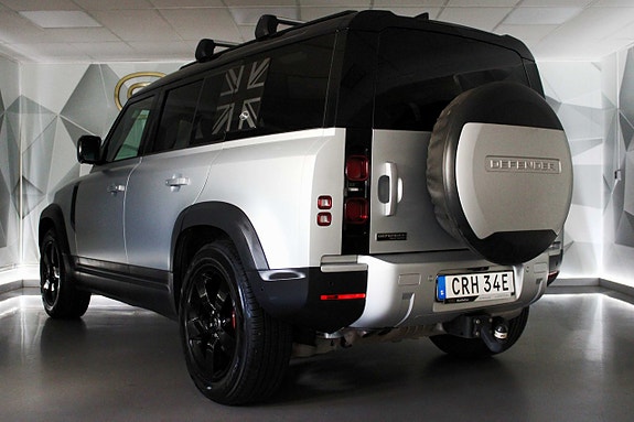 Land Rover Defender 110 10 of 27