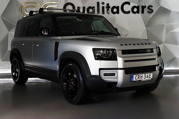 Land Rover Defender 110 2 of 5