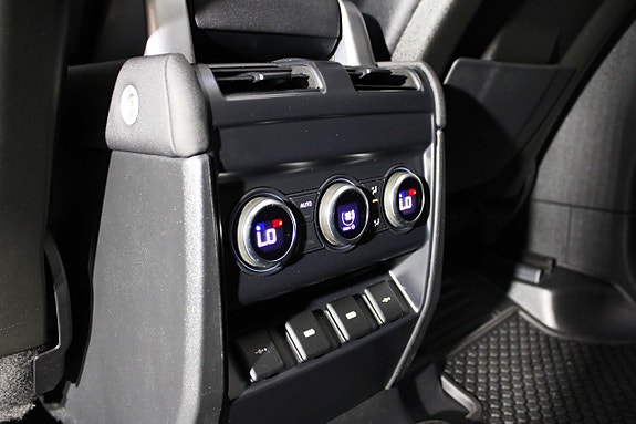 Land Rover Defender 110 25 of 27