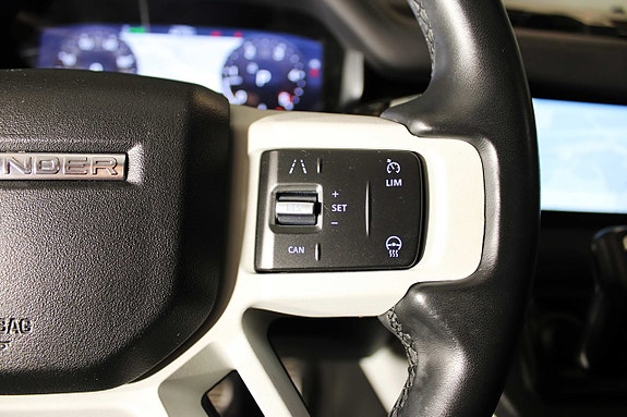 Land Rover Defender 110 21 of 27
