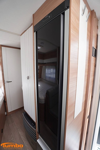 Hobby 400 SFE DE LUXE 7 of 17