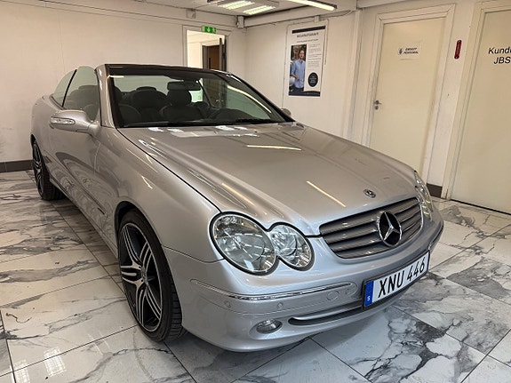 Mercedes-Benz CLK320 3 of 5